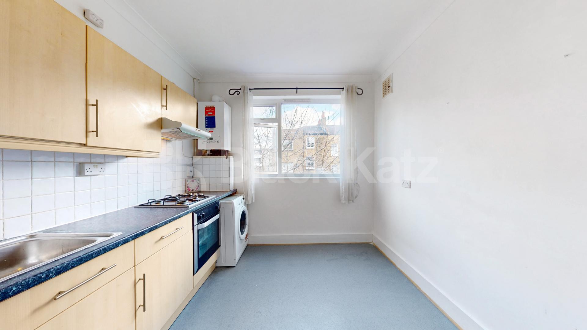 			2 Bedroom, 1 bath, 1 reception Flat			 Cathnor Road, Shepherds Bush